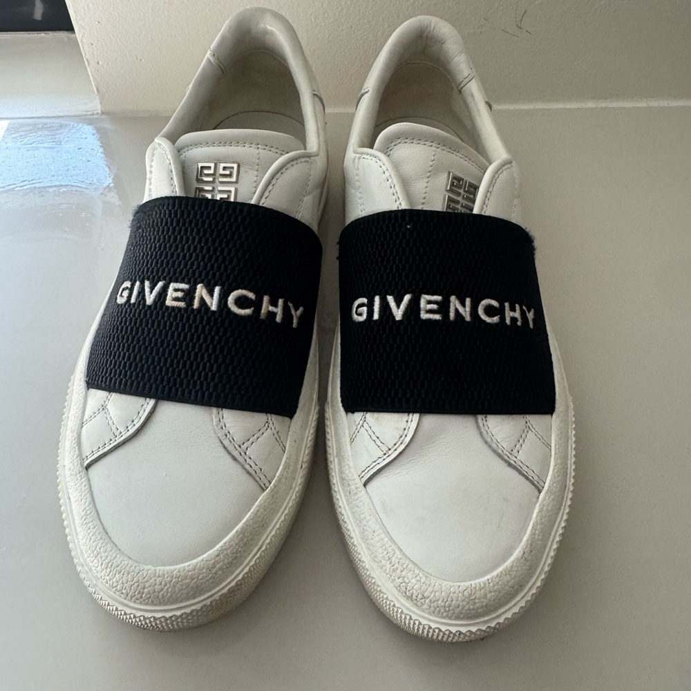 Givenchy White Sneakers with Black Logo Strap